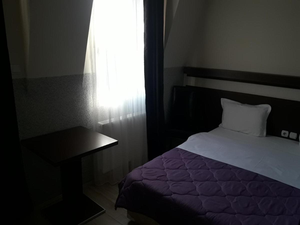 ホテル Prenociste Konstantin 2008 Ni エクステリア 写真